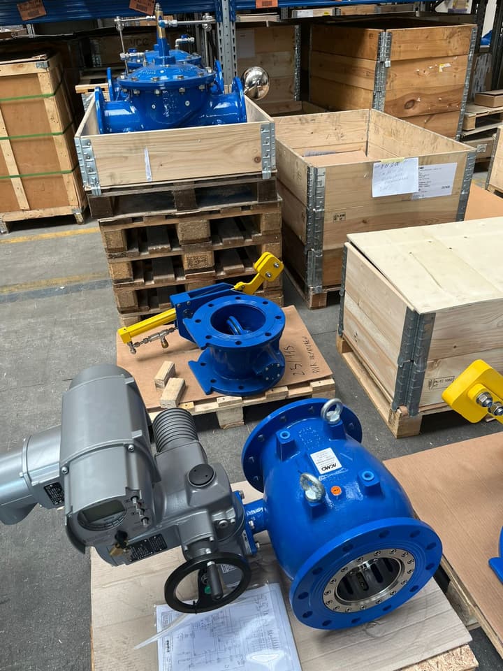 Backfilling over an installed pipe