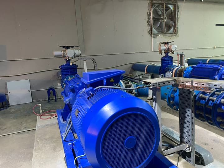 Backfilling over an installed pipe