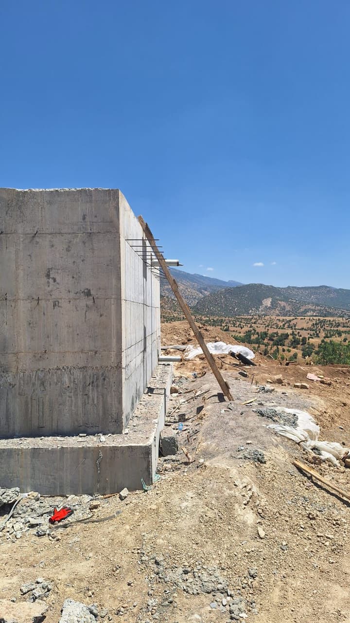 Rebar reinforcement for a concrete structure