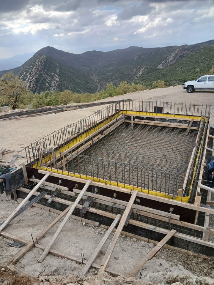 Rebar reinforcement for a concrete structure